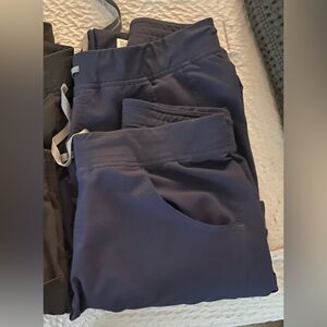 Figs size M Tall Navy joggers and Navy Kade scrub bundle. Navy pair only.